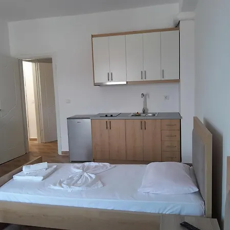 Bekim Apartment *